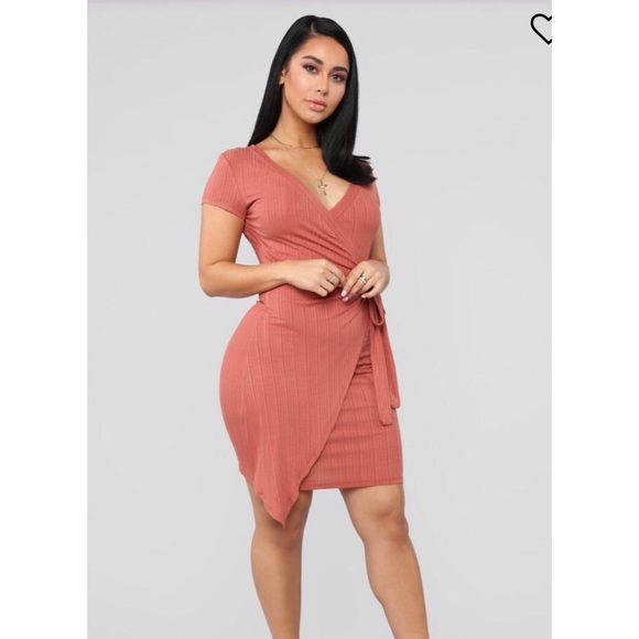 NWT FASHION NOVA DRESS - Picture 2 of 3